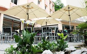 Hôtel des Rosiers